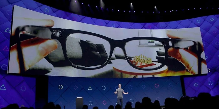  Facebook and Ray-Ban Smart glasses